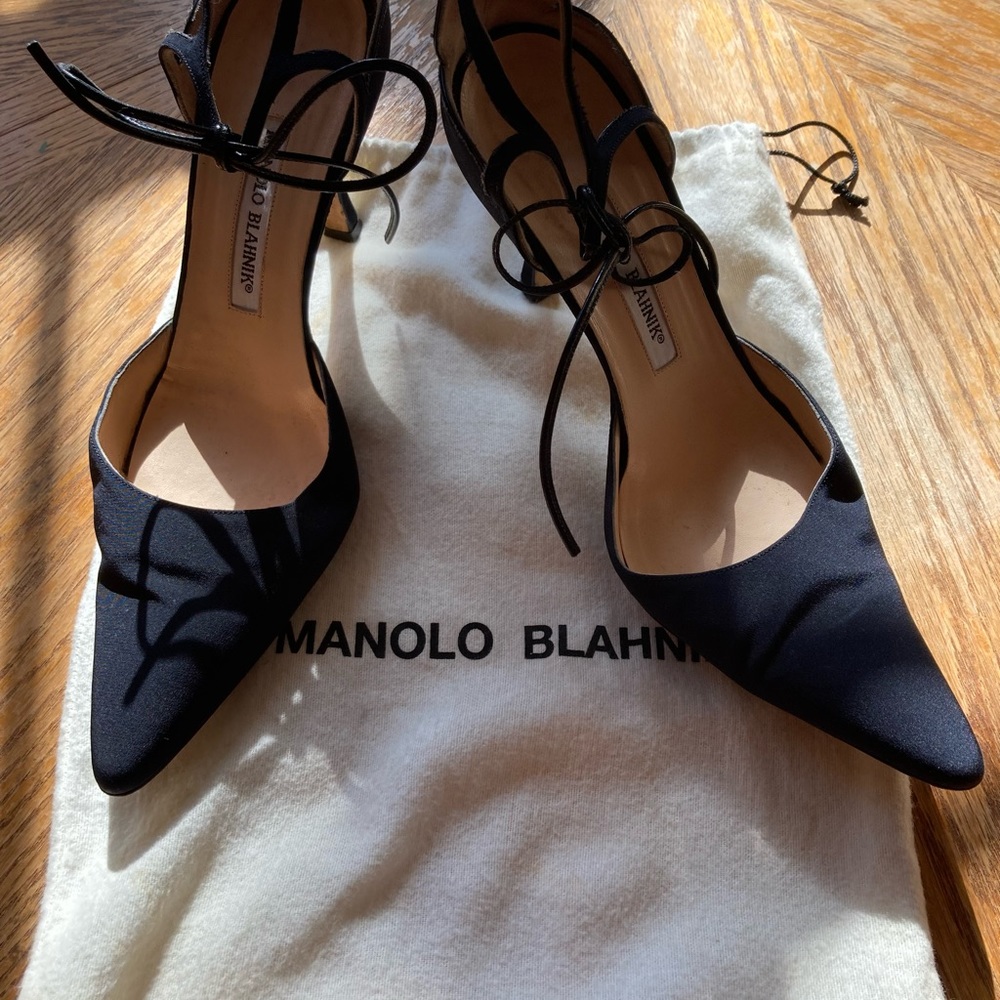 Manolo Blahnik Authentic Black Velvet Heels, Ankle Ties | Size 39.5 US size 9.5 - Picture 8 of 16